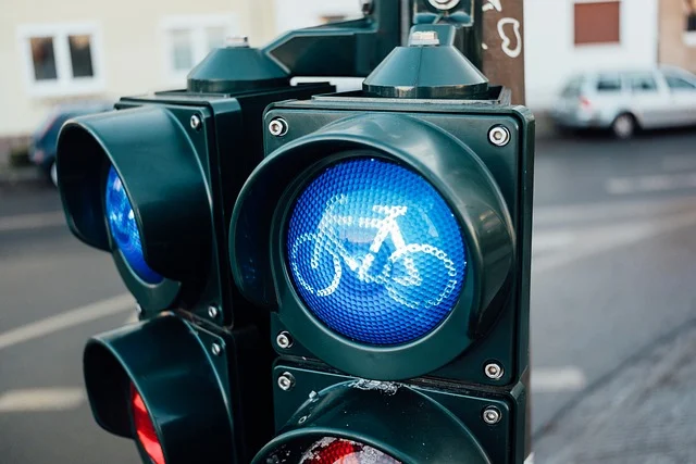 bicycle traffic light 9432977 640