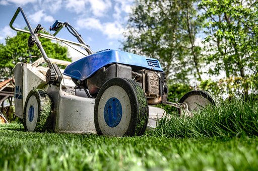 lawn mower 384589 340