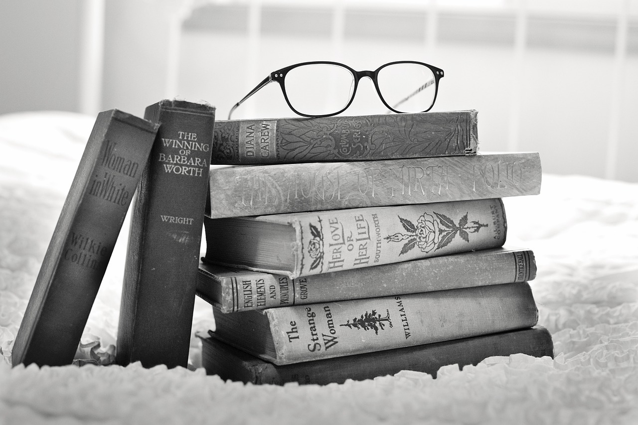 stack of books 1001655 1280