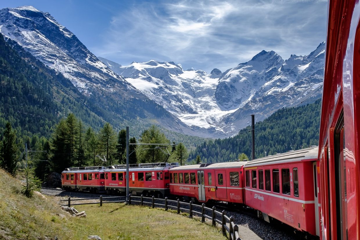 viaggio treni panoramici glacier express scaled e1619113068822