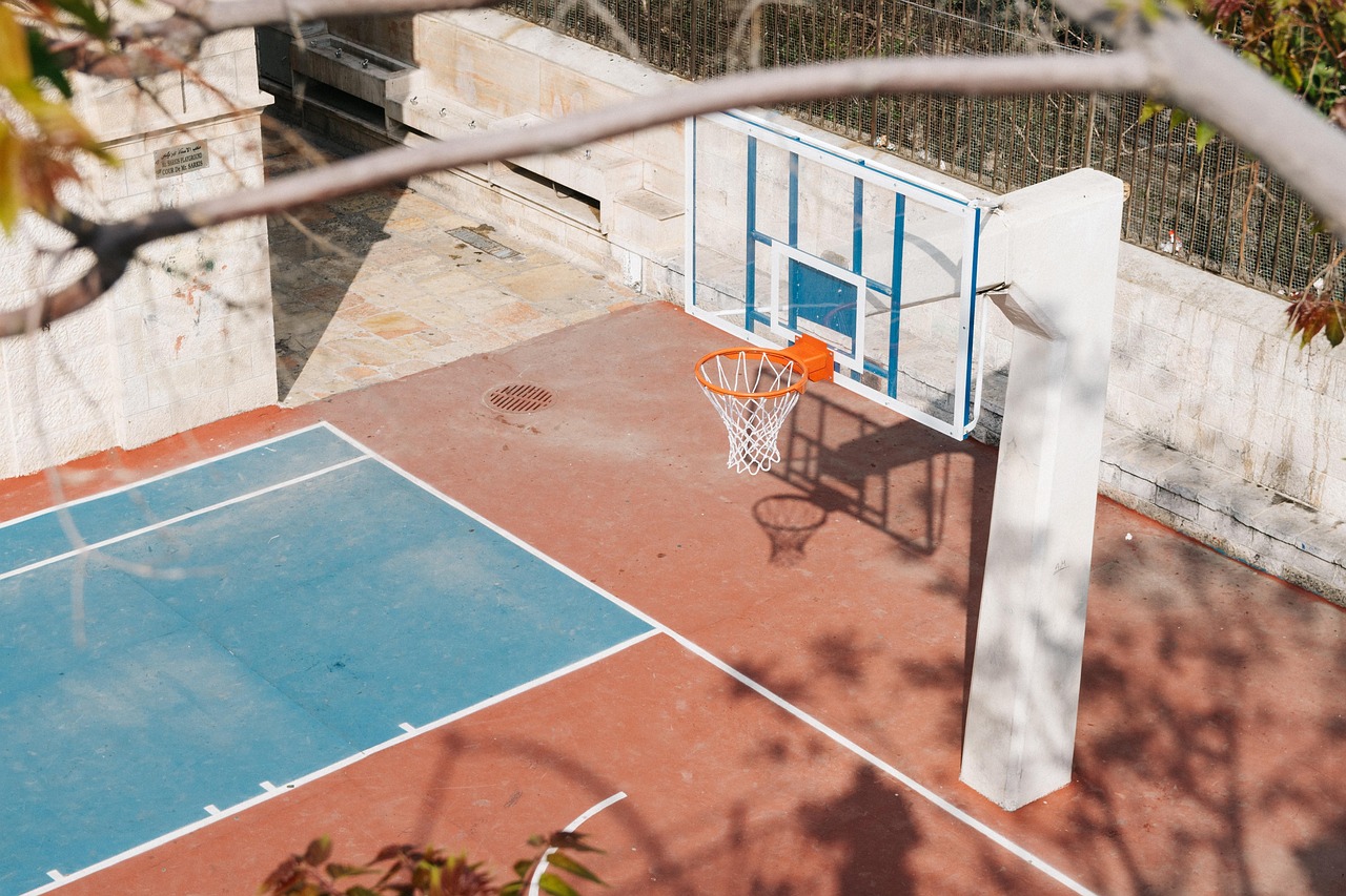 basketball court 4158462 1280