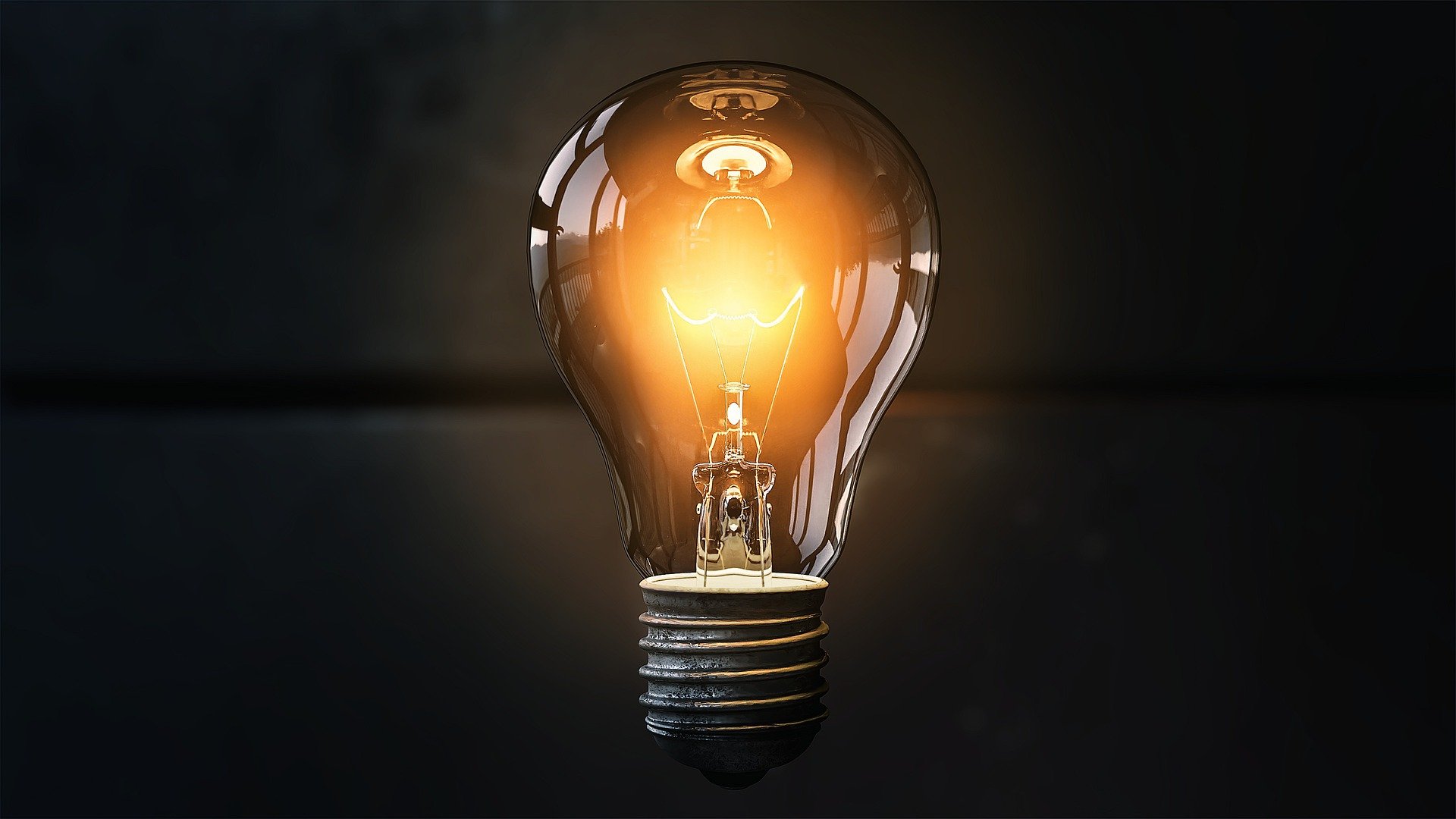 qimono light bulb 4514505 1920